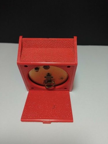VINTAGE Westclox Travel Alarm Clock Red Hard Shell Case Face Gold Trim, Bold Num - 第 4/12 張圖片