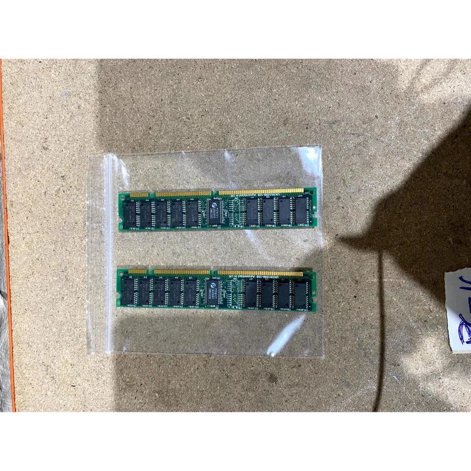 Compaq 228468-001 SDRAM Desktop Memory Module 32 MB ECC Buffered 168-Pin DIMM - Image 3 of 4