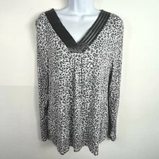 Apt 9 Intimates Womens Top Sz M Gray Animal Print Long Sleeve V Neck Y2K