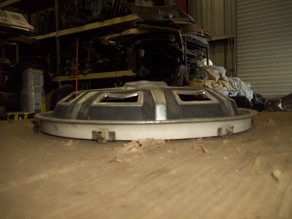 70 71 72 73 奥迪 100 GL 轮毂盖轮辋轮毂盖 14 英寸原始设备制造商二手对 2 50500 — 第 4/4 张图片