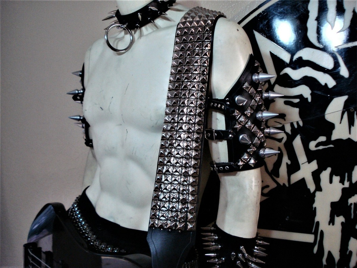 さっちん様用【オースチンリード】ビジュー ラメ タンクトップ　ブラック OLD SCHOOL LEATHER STUDDED GUITAR STRAP BUCKLE UP
