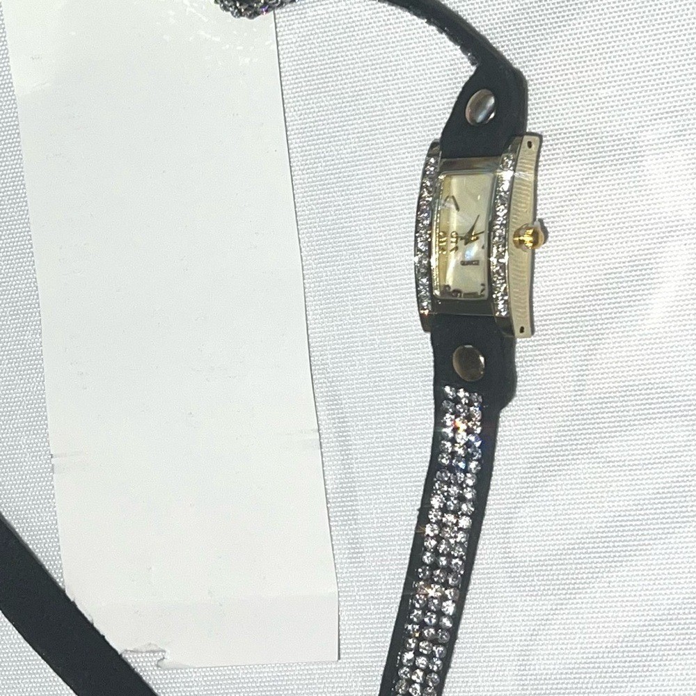 Sleek Black and Silver Rectangular Watch - image 6