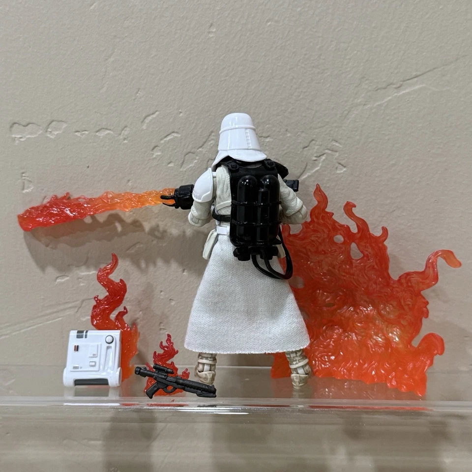 Star Wars Vintage Collection TVC Snowtrooper Incinerator Trooper VC349 Solto - Imagem 2 de 4