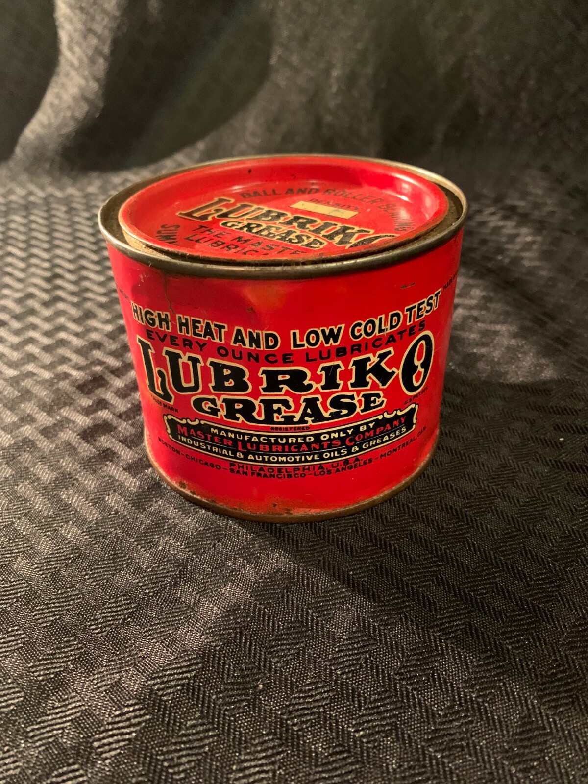 VINTAGE LUBRIKO GREASE ADVERTISING GREASE OIL CAN ~ MASTER LUBRICANTS ...