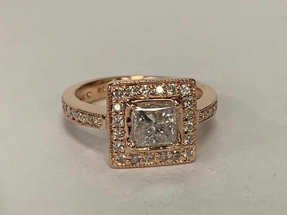 14K ROSE GOLD PRINCESS CUT DIAMOND ENGAGEMENT RING - Image 3 of 4