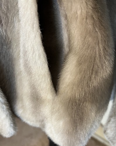 Beautiful Short FAUX Mink fur Jacket for women, Size M/L - Picture 5 of 18