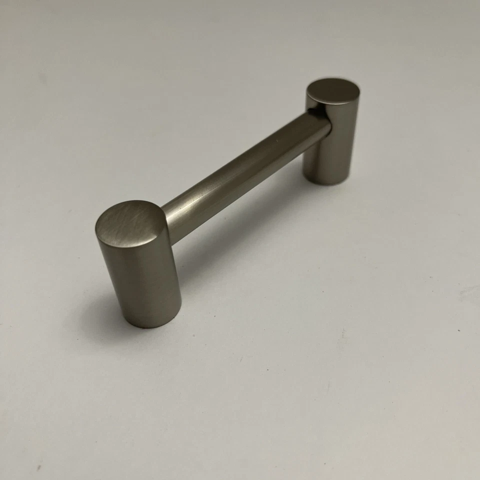 "Tiradores modernos Alno A715-3-SN 3"" contemporáneos I, níquel satinado" Foto 2 de 4