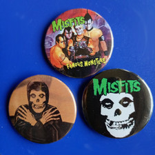 LOT 3 BADGES EPINGLES PINS BUTTONS GOUPE PUNK MISFITS