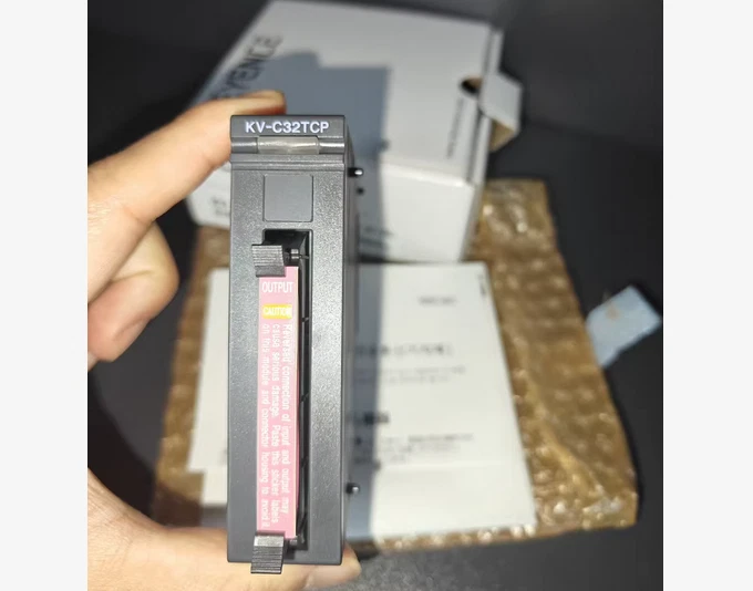 New In Box KEYENCE KV-C32TCP PLC Output Module - Image 2 of 4