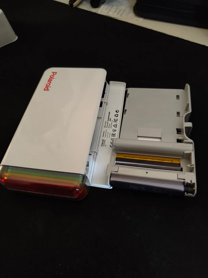 Polaroid Hi-Print 2x3 Pocket Photo Printer Gen 1 Bluetooth Bianco - Immagine 4 di 4