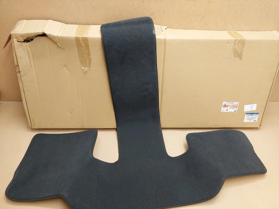 Подлинный велюровый напольный коврик для третьего ряда сидений Ford C-Max 2010-2015 1738120 - Изображение 3 из 4