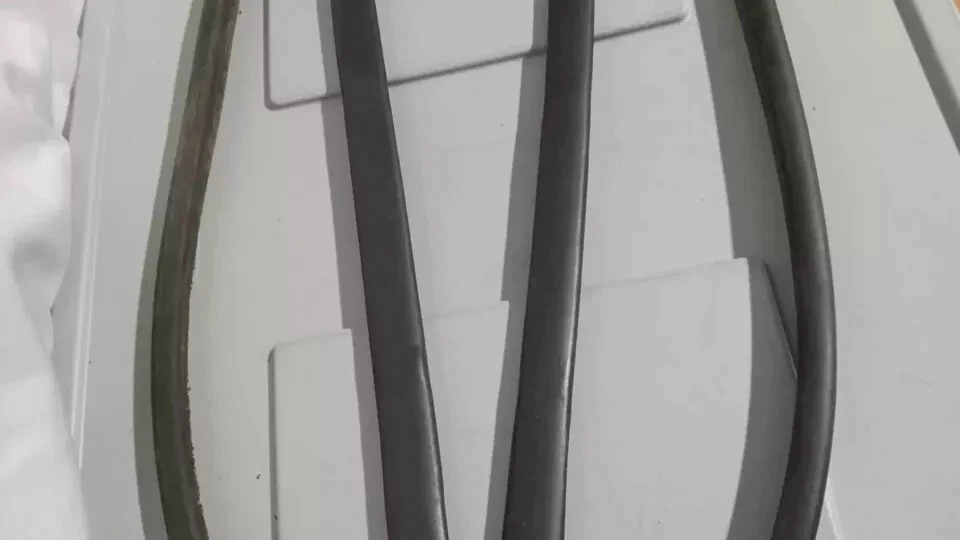 Capó delantero Kia Rio 2001-2005 sello de goma OEM Foto 3 de 4