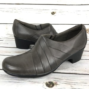 two tone wallabees shoes