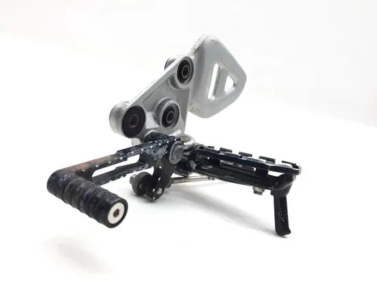 Juego de soportes traseros izquierdo derecho AFTERMARKET 2007 Suzuki Hayabusa GSX1300R 3359 x Foto 3 de 4