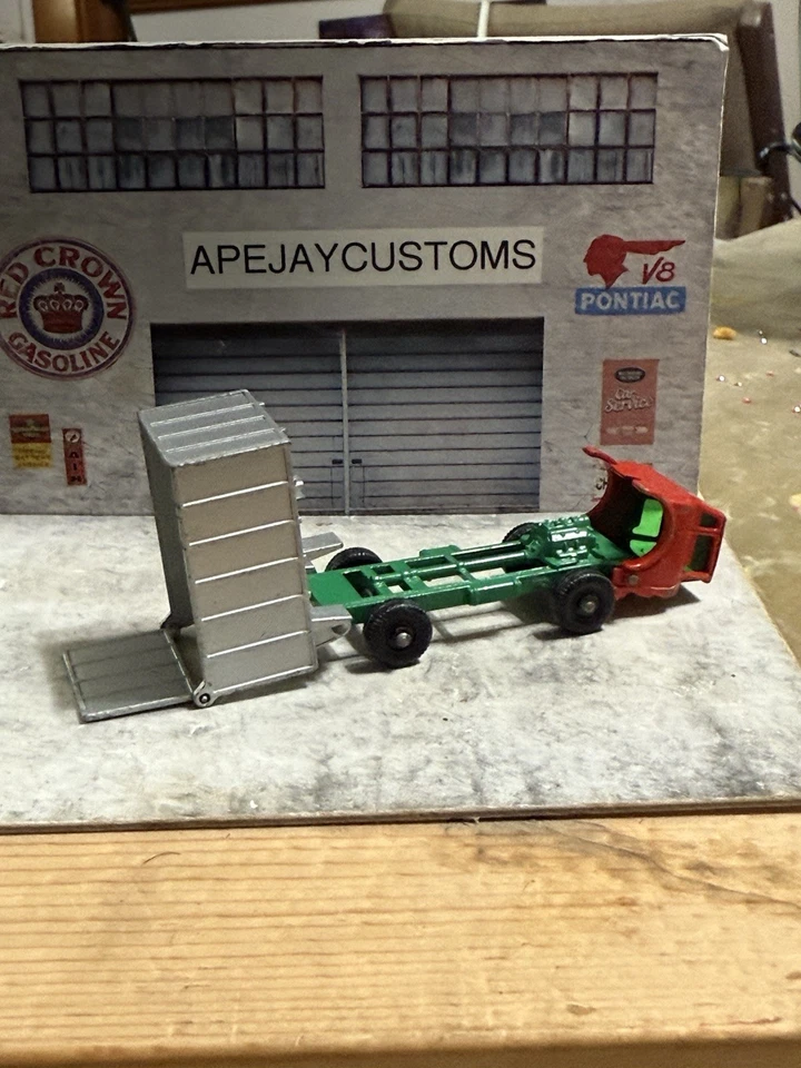 Vintage 1968 Matchbox Series No. 26 GMC Tipper Truck - Red & Silver - Image 3 of 4