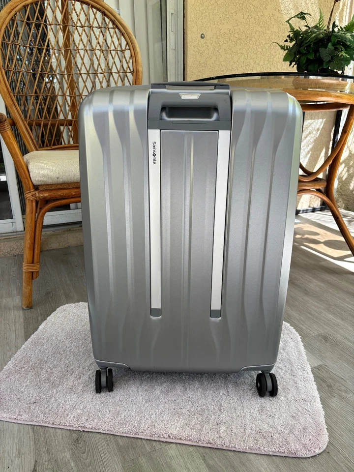 NEW Samsonite Uplift HS Large Spinner Luggage Color: Silver - Image 3 of 4