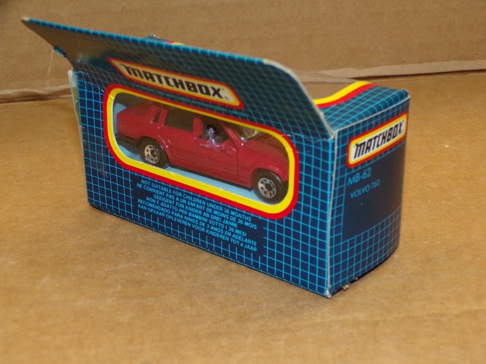 VINTAGE MATCHBOX MB-62 VOLVO 760 ~ MINT IN OPEN BOX ! - Image 3 of 4