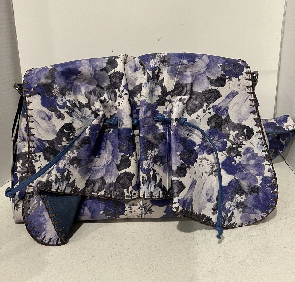 Bolso Mensajero Sharif Legacy Cuero Acanalado Museo Solapa - Denim Floral Foto 3 de 4