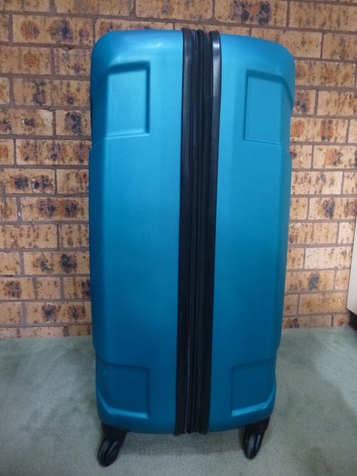 SAMSONITE luggage extra large 82x54x35cm blue 4 wheels used once NSW
