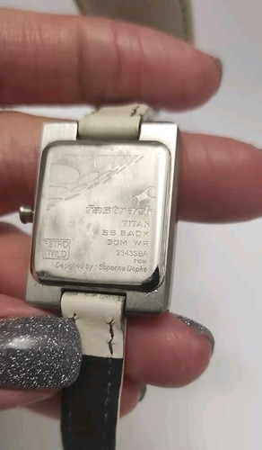 Women's Fastrack watch, silver rectangular case, white leather band, new battery - Picture 6 of 12