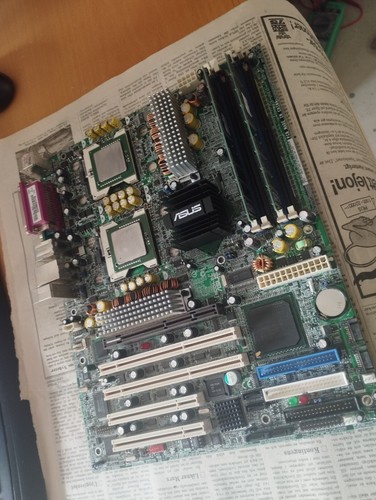 VINTAGE ASUS NCCH-DL ATX Server Motherboard Dual Xeon inkl. CPU + RAM