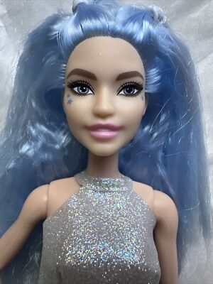 Mattel Barbie FASHIONISTAS 170 Dressed Fashion Doll Blue Crimped