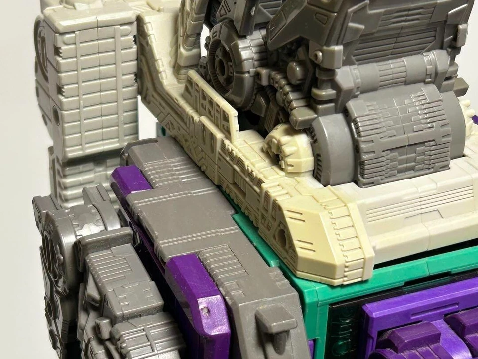 Takara Tomy Transformers Legends LG43 dyna saurer Trypticon #2002 - Image 4 of 4