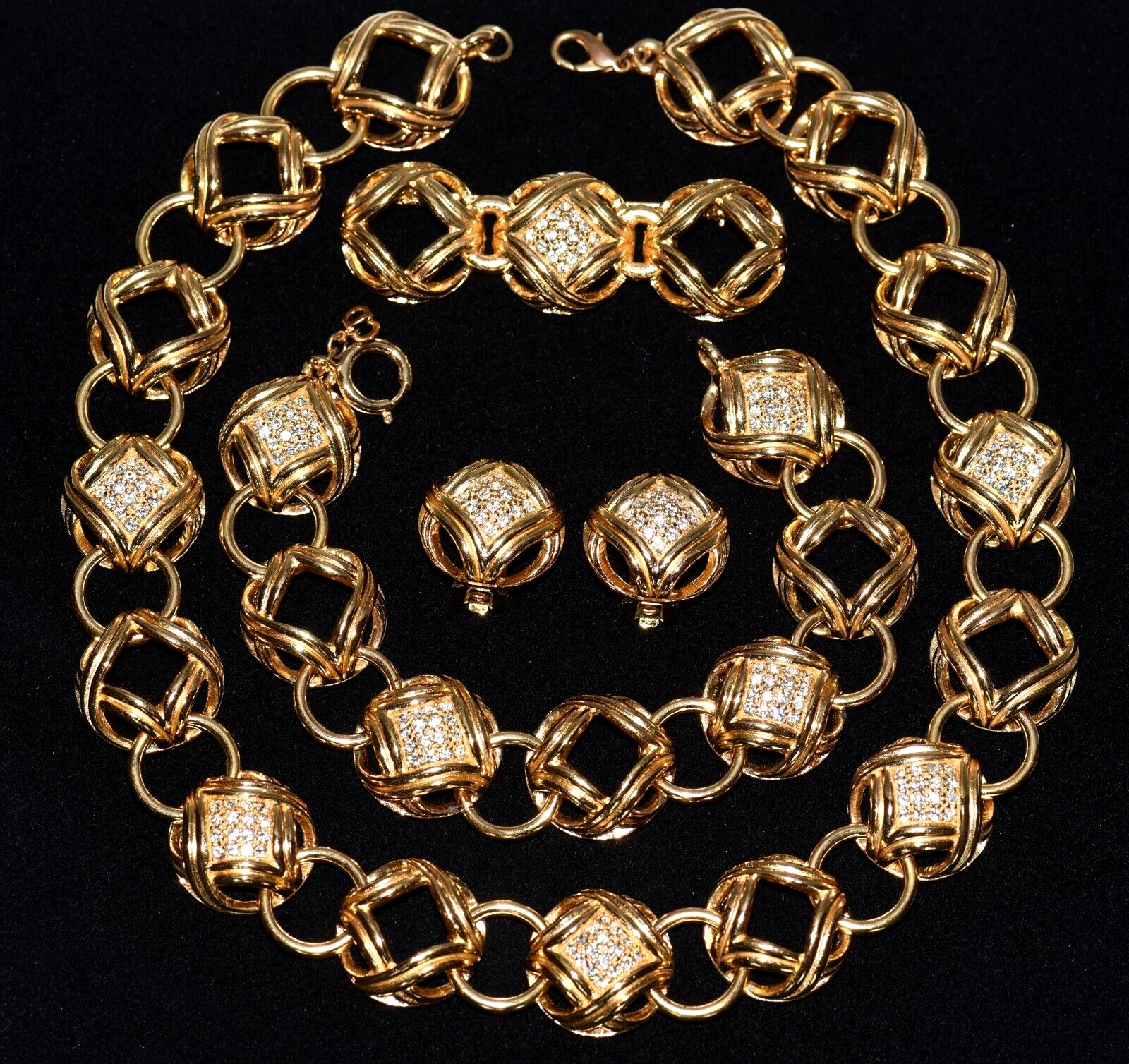 Incroyable demi boules CHRISTIAN DIOR STRASS chatoyant doré PLEINE PARURE