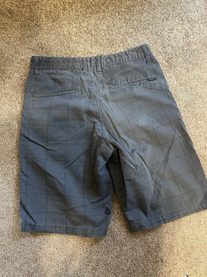 VOLCOM 28 MEN’S FRICKIN CHINO SHORTS BULK IN BLACK Striped - Image 3 of 3