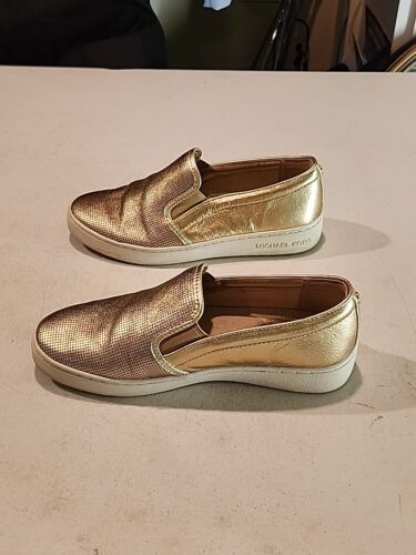 Michael Kors Damen-Slipper Keaton perforierte Sneakers goldfarbene Schuhe – Größe 6M - Bild 4 von 8