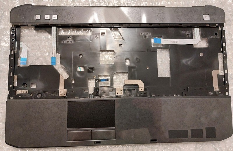 DELL Latitude E5530 palmrest 0Y4RP w/touchpad and buttons, LCD and keybd bezels