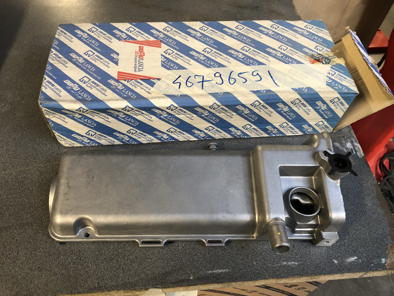 Couvercle de culasse 73502864 d'origine pour Alfa Romeo et Fiat en aluminium