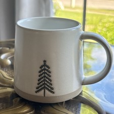 Taza Árbol Verde Navidad Magnolia Hogar y Mano 2022 Gres Blanco
