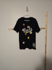 NWT Mitchell  Ness Milwaukee Bucks T Shirt Black Size Large