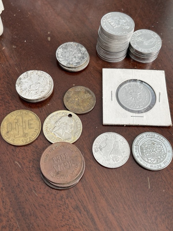 SUNOCO GULF AND OTHER SERVICE STATIONS TOKENS. CAR SPACE AND PRESIDENT