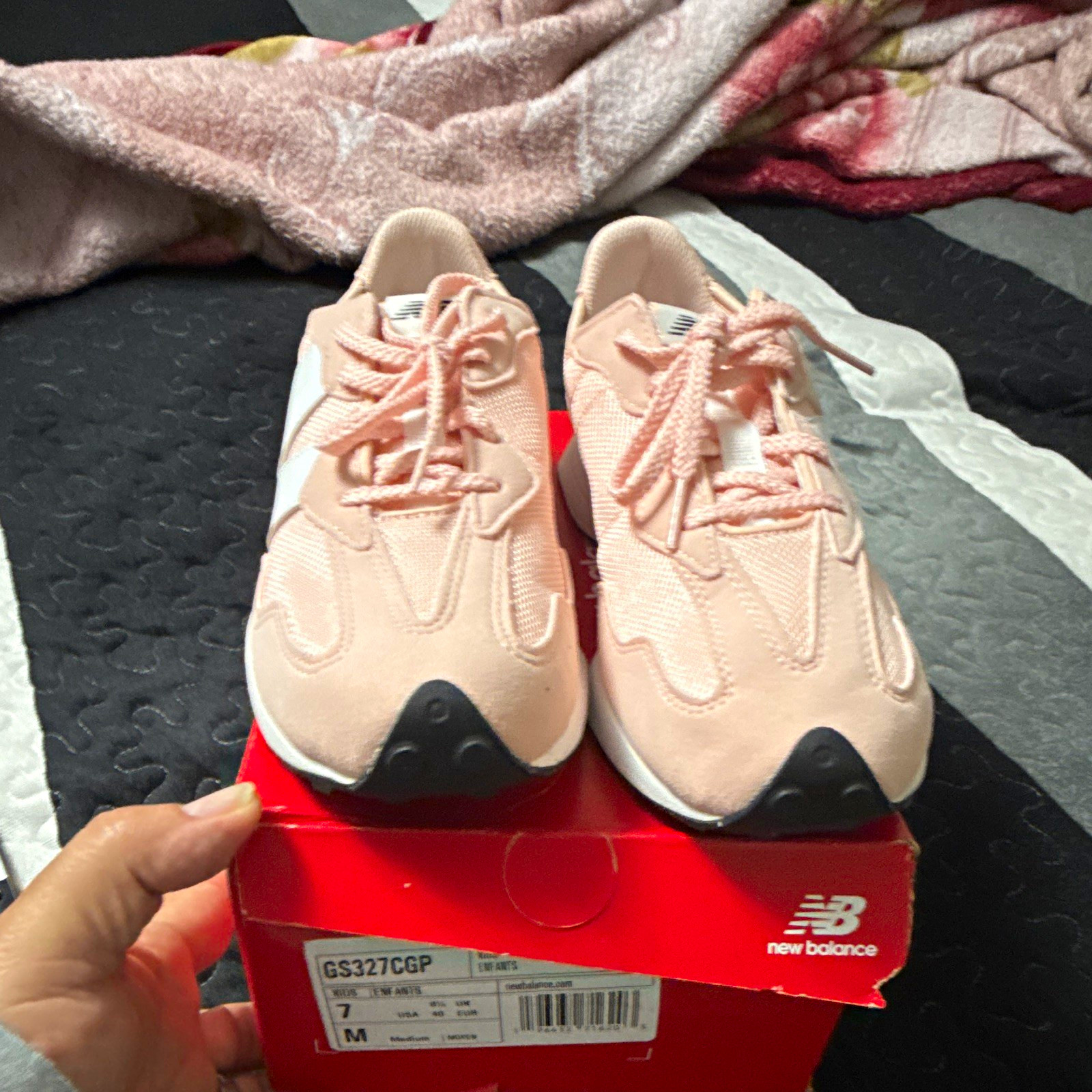 New Balance 327 GS327CGP Pink/White Mesh Lace-Up Low Top Sneaker 7 M