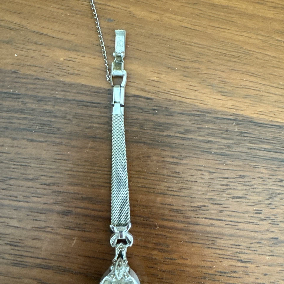 Delicado reloj vintage Bulova años 60 Diamond Dream damas cóctel suizo 10K RGP Foto 3 de 4