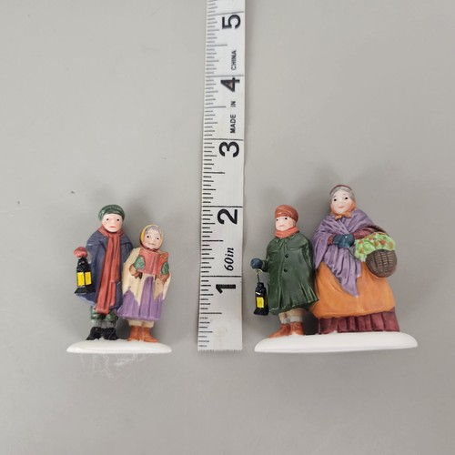 DEPT 56 CAROLERS ON THE DOORSTEP Retired Dickens Village 4 Figuren 5570-0 - Bild 7 von 11