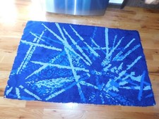 Handmade Latch Hook Rug Vintage Abstract Blue w/ Rays of Light 58 x 37"