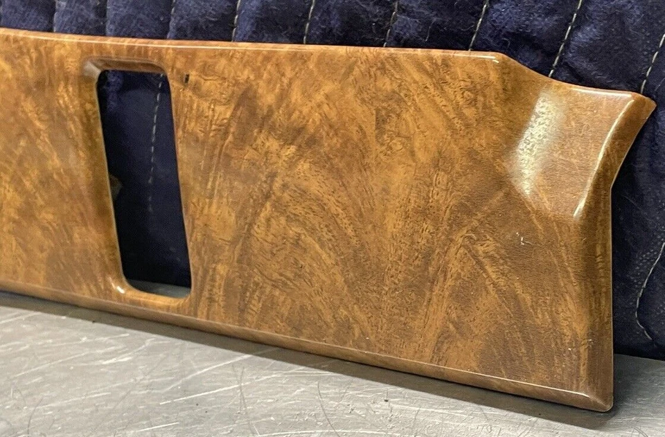 1992-1996 Buick Park Avenue Woodgrain Trunk Switch Trim Bezel OEM 25613086 - Изображение 2 из 4