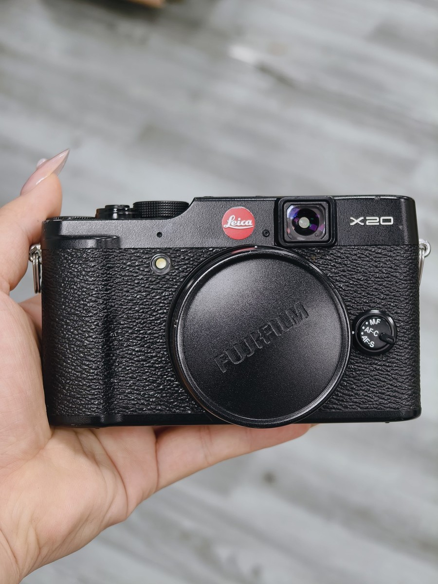 Fujifilm Fuji X Series X20 12.0MP 4x Optical Zoom Digital Camera