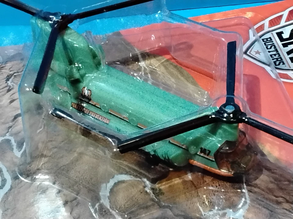 2020 MATCHBOX SKY BUSTERS #3 CH-47 CHINOOK HELICOPTER FOREST RANGER MINT GREEN - Image 4 of 4