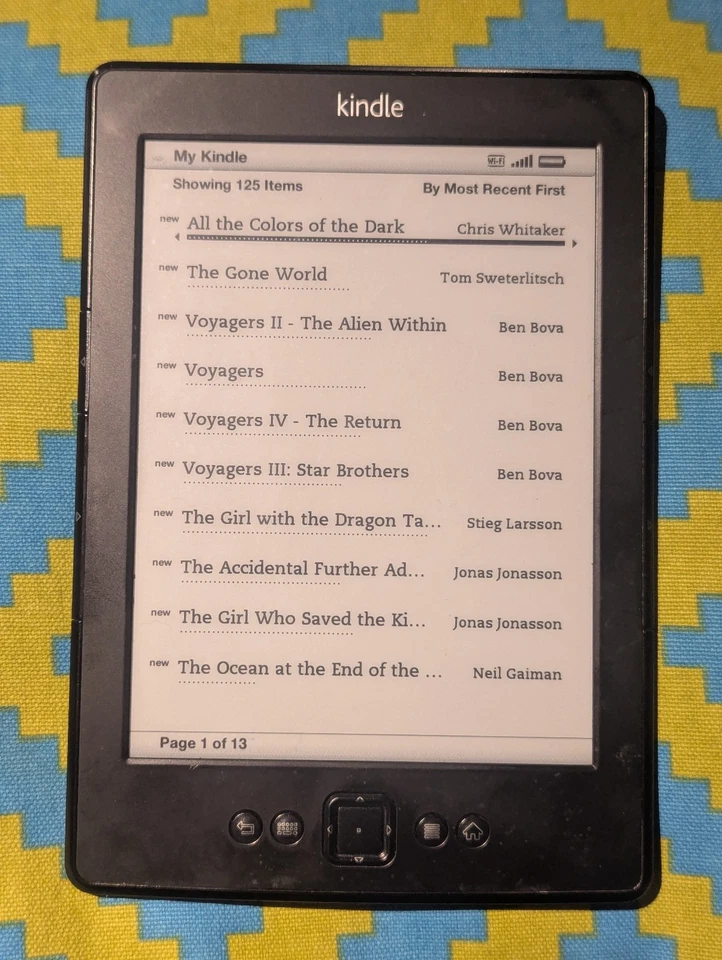Amazon Kindle 5th Generation - D01100 eBook Reader - Wi-Fi 6" Display Black - Image 2 of 4