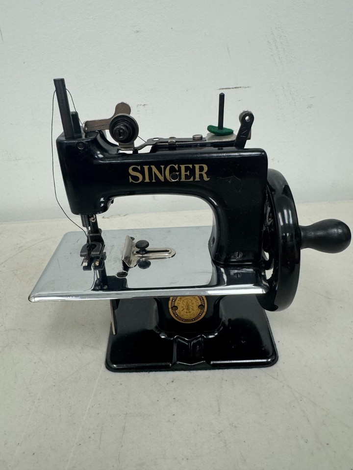 JOUET ANCIEN MACHINE A Coudre Singer EUR 25,00 - PicClick FR
