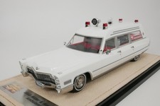 Ambulance Cadillac Miller & Meteror - 1968 - blanc - timbre 1/43 STM68801