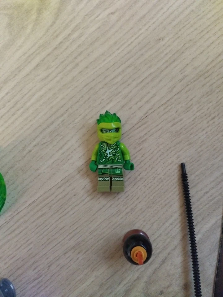 LEGO Ninjago 70689 Lloyd's Spinjitzu Ninja Training, photo 2 sur 4