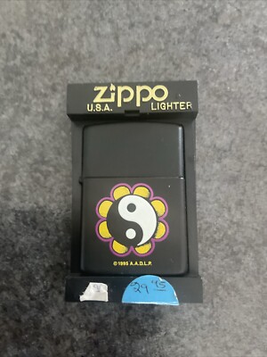 New Never Fired 1995  Yin Yang Zippo Lighter