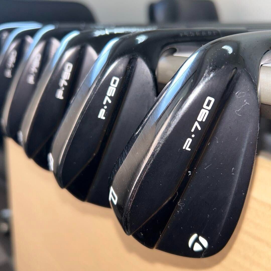TaylorMade P790 Black Iron set 5-pw / MCI 80-S Right-Handed TaylorMade P790 Black Iron set 5-pw / MCI 80-S Right-Handed