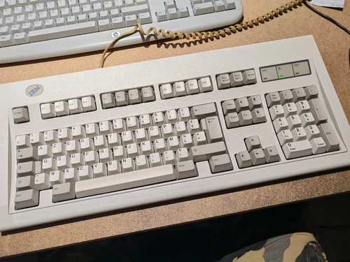 Clavier IBM MODEL M clicky vintage keyboard AZERTY - pour IBM PS/2 AT voir photo