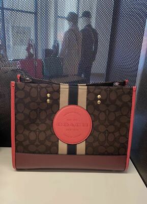 COACH デンプシートート30 Coach Brown/Beige Signature Jacquard Canvas Dempsey 30 Carryall